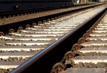 A sínek fehérre festésével kísérletezik a német vasút