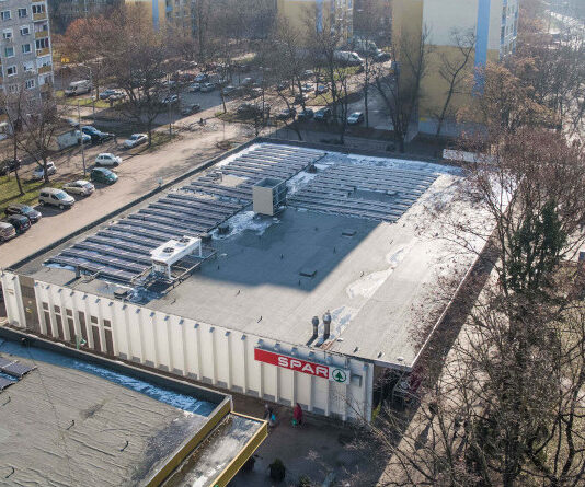 Napelem termeli az áramot a szegedi SPAR szupermarket számára